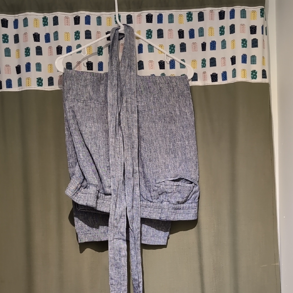 Blue Linen Tie-Waist Capri Pants